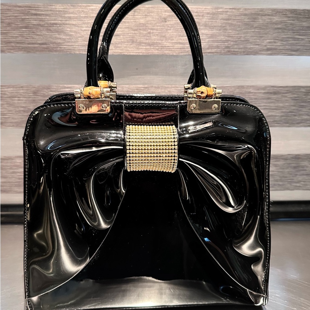 Black patent, leather retro handbag
